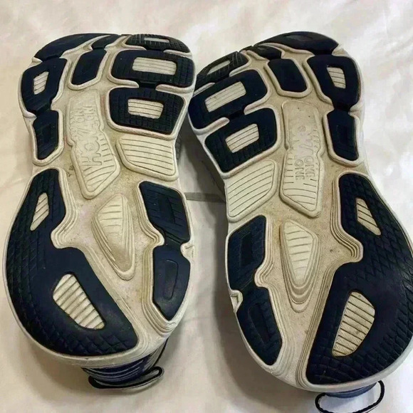 Hoka Bondi 7 Tennis Shoe Gray, Blue & Peach/Orange in Woman’s Size 9. - Picture 8 of 12